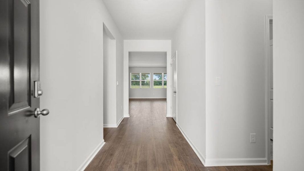 Spacious, unfurnished interior of a new home in Chukker Creek Landing, Aiken (Image 31).