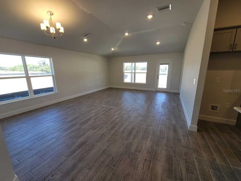 Spacious, unfurnished interior of a new home in Ocala Crossings South, Ocala (Image 9).