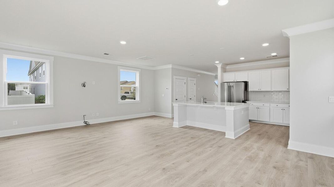 Spacious, unfurnished interior of a new home in Sheep Island, Summerville (Image 37).
