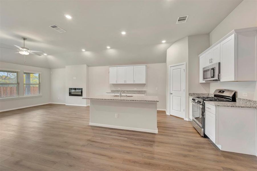 Furnished interior view inside a new home in Forest Park, Princeton (Image 7).