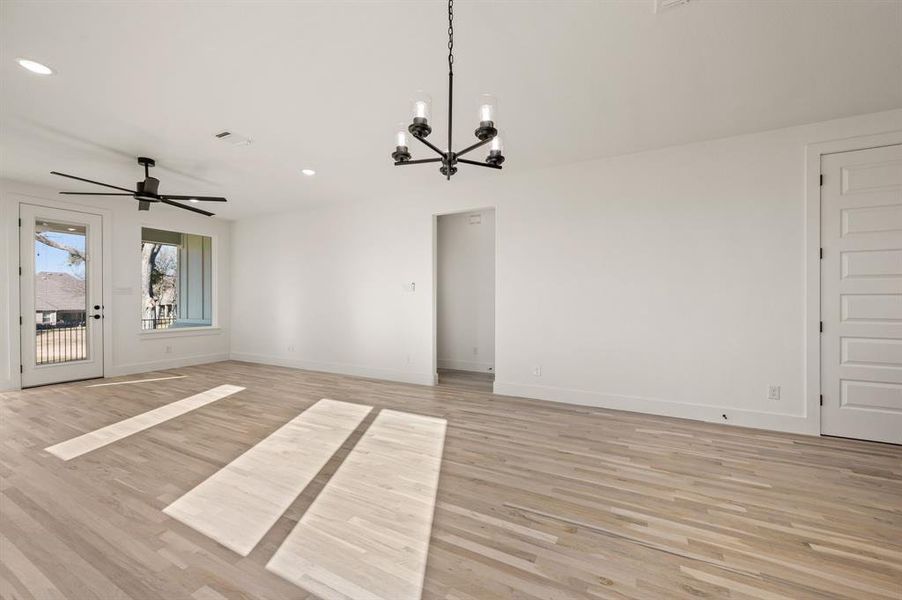 Spacious, unfurnished interior of a new home in The Resort on Eagle Mt. Lake, Fort Worth (Image 35).