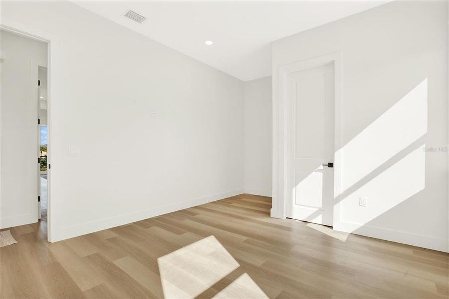 Spacious, unfurnished interior of a new home in , Hernando Beach (Image 37).