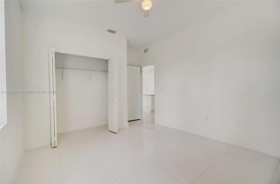 Spacious, unfurnished interior of a new home in , Alva (Image 20).