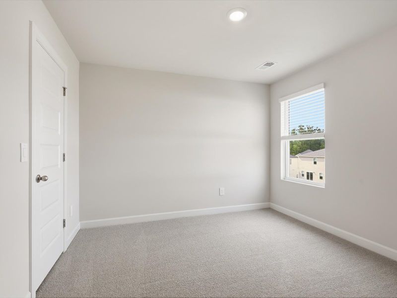 Spacious, unfurnished interior of a new home in Creek Ridge - Signature Collection, Spartanburg (Image 18).