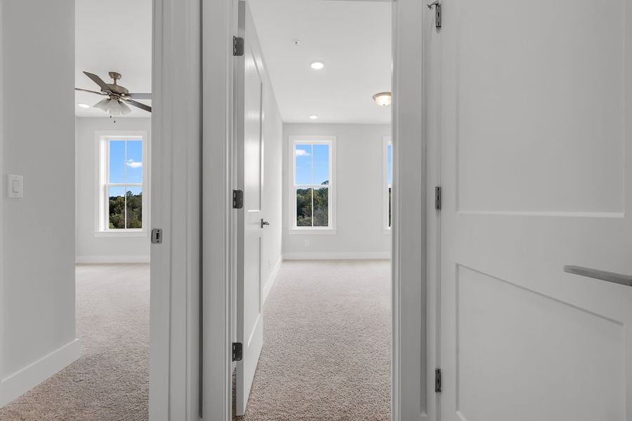 Spacious, unfurnished interior of a new home in Echo Park, Suwanee (Image 32).