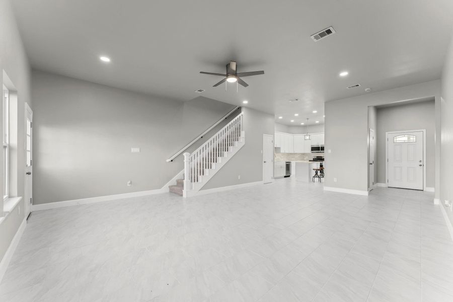 Spacious, unfurnished interior of a new home in , Houston (Image 25).