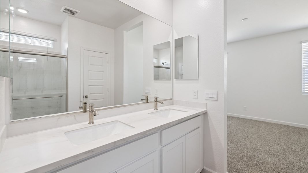 Furnished interior view inside a new home in Apache Farms, Buckeye (Image 10).