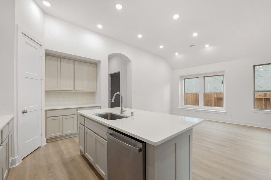 Furnished interior view inside a new home in Evergreen, Conroe (Image 7). Furnished interior view inside a new home in Evergreen, Conroe (Image 7).