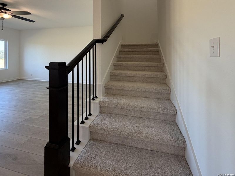 Spacious, unfurnished interior of a new home in Nopal Valley, San Antonio (Image 29).