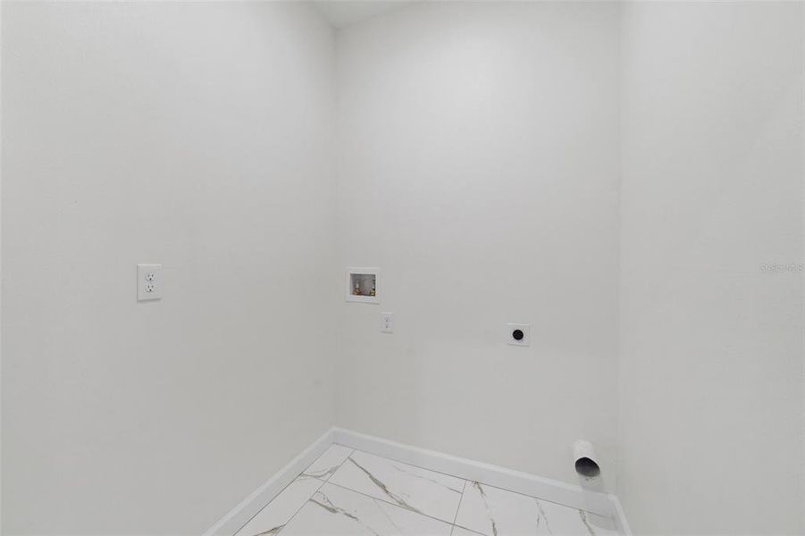 Spacious, unfurnished interior of a new home in , Titusville (Image 16).