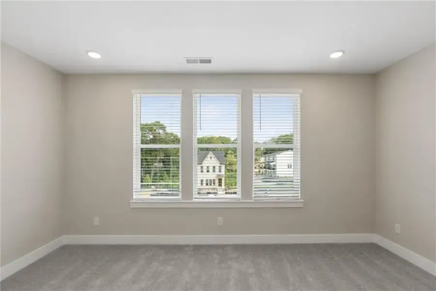 Spacious, unfurnished interior of a new home in Celesta, Scottdale (Image 19).