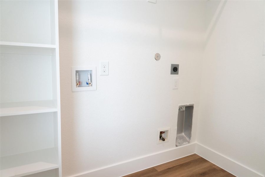 Spacious, unfurnished interior of a new home in , Houston (Image 18).