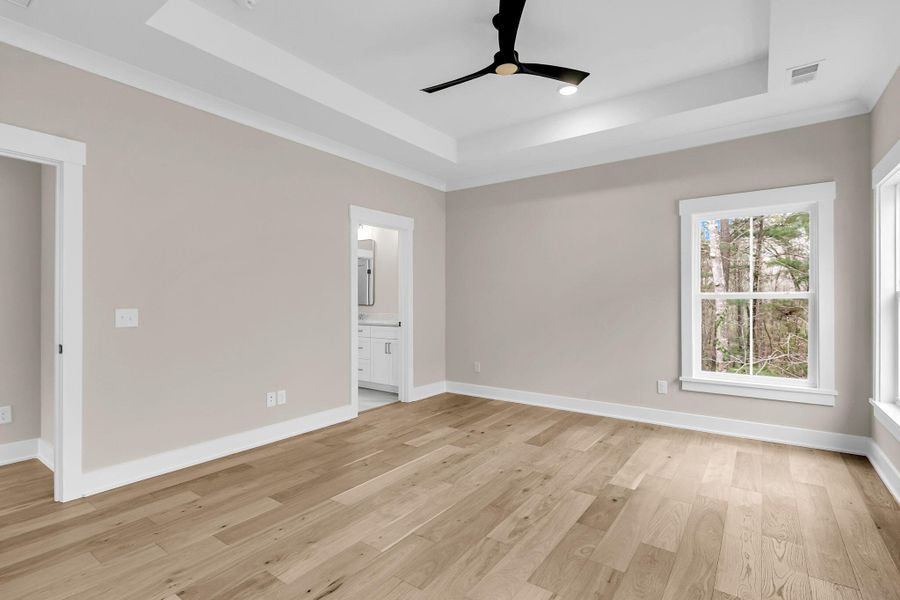 Spacious, unfurnished interior of a new home in , Charleston (Image 34).
