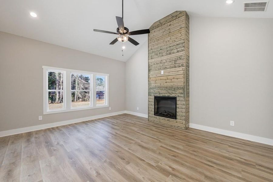 Spacious, unfurnished interior of a new home in , Carrollton (Image 37).