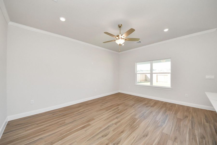 Spacious, unfurnished interior of a new home in Grand Oaks Reserve, Cleveland (Image 34).
