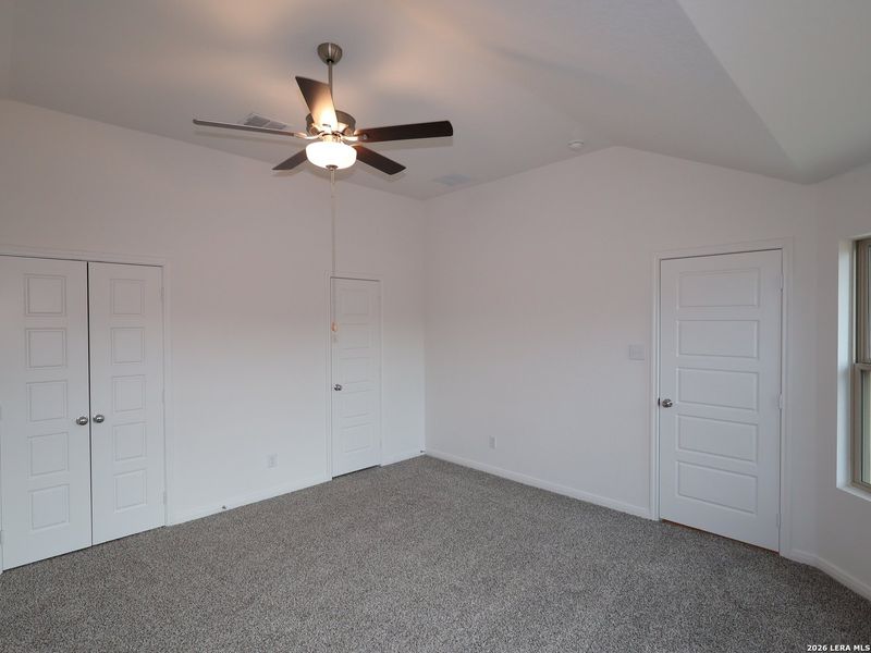 Spacious, unfurnished interior of a new home in Agave, San Antonio (Image 28).