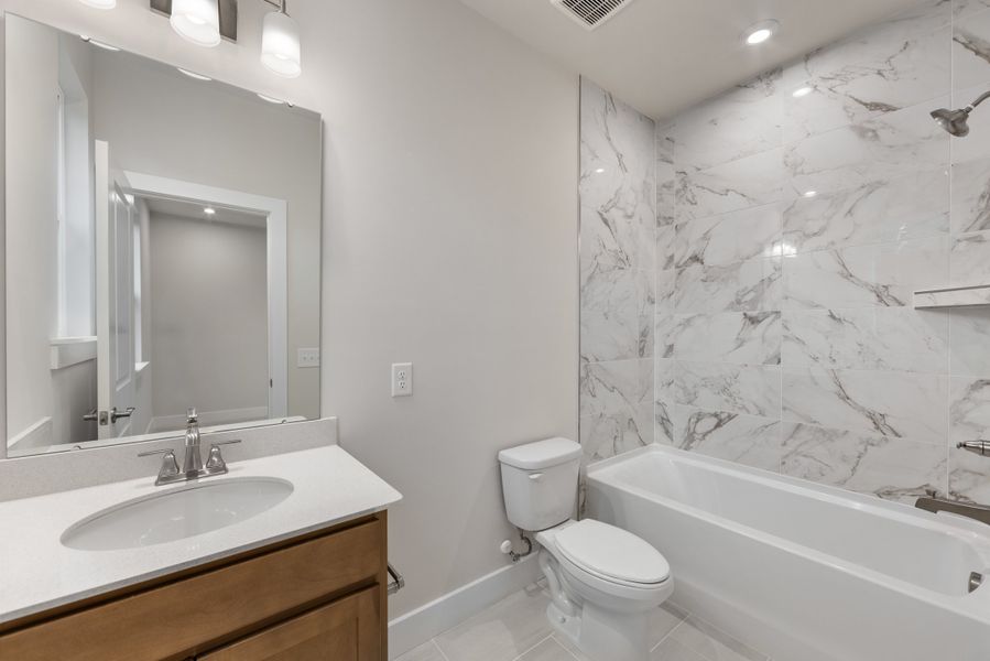 Furnished interior view inside a new home in Context at Oakhurst, Charlotte (Image 12). Furnished interior view inside a new home in Context at Oakhurst, Charlotte (Image 12).