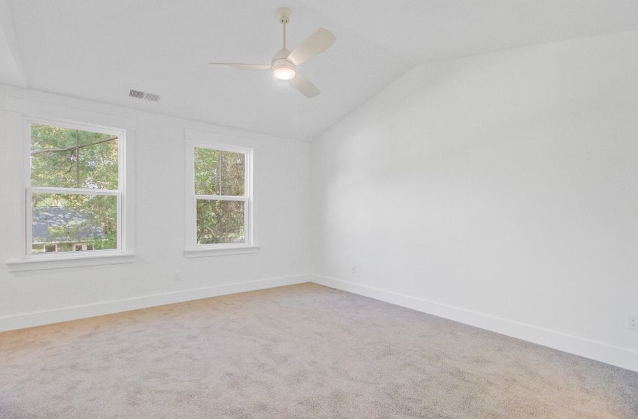 Spacious, unfurnished interior of a new home in , Charleston (Image 12).