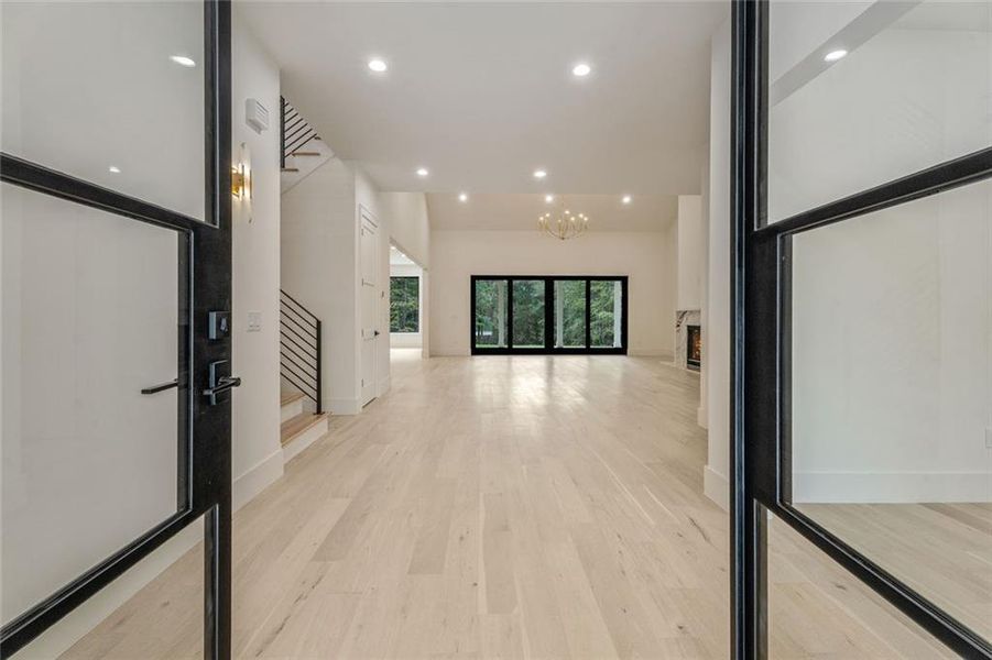 Spacious, unfurnished interior of a new home in , Alpharetta (Image 39).