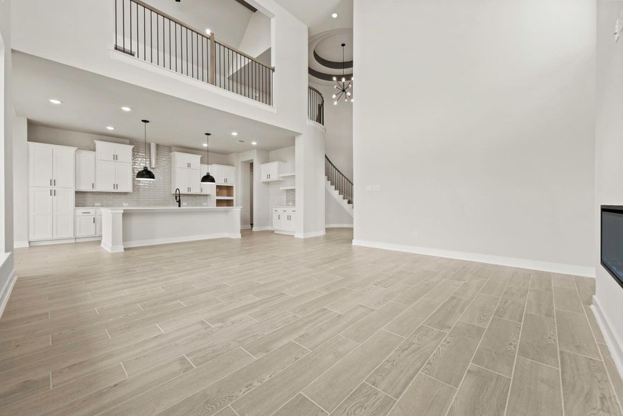 Representative image. Features, selections and colors may vary. Representative image. Features, selections and colors may vary.