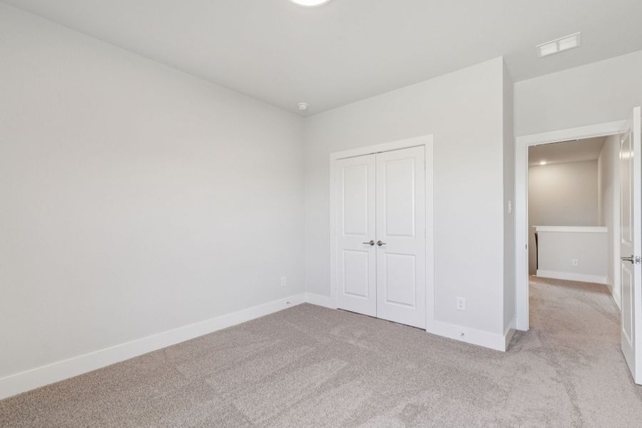 Representative unfurnished interior of a home built from the Emerson by Centre Living Homes in Lakeway Estates, Waxahachie (Image 25).
