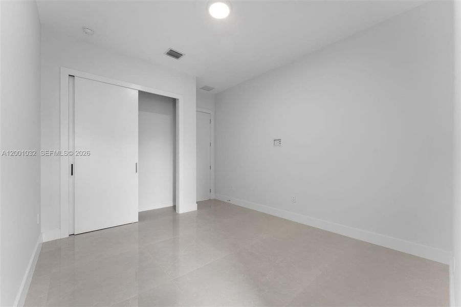 Spacious, unfurnished interior of a new home in , Cutler Bay (Image 38).