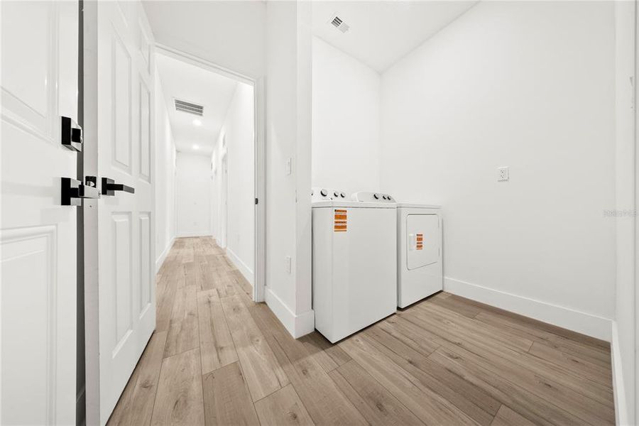 Spacious, unfurnished interior of a new home in , Dunnellon (Image 15).