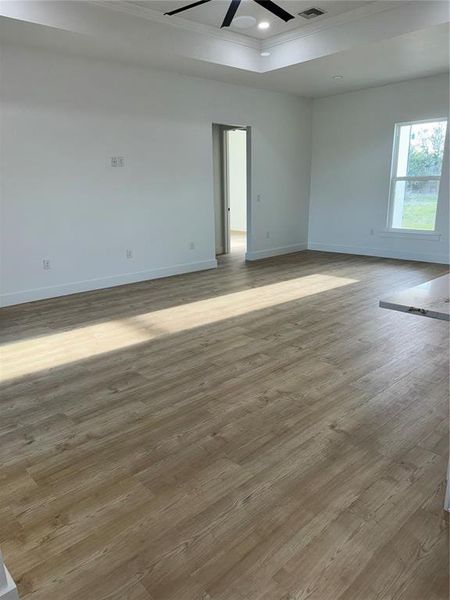 Spacious, unfurnished interior of a new home in , Frostproof (Image 19).