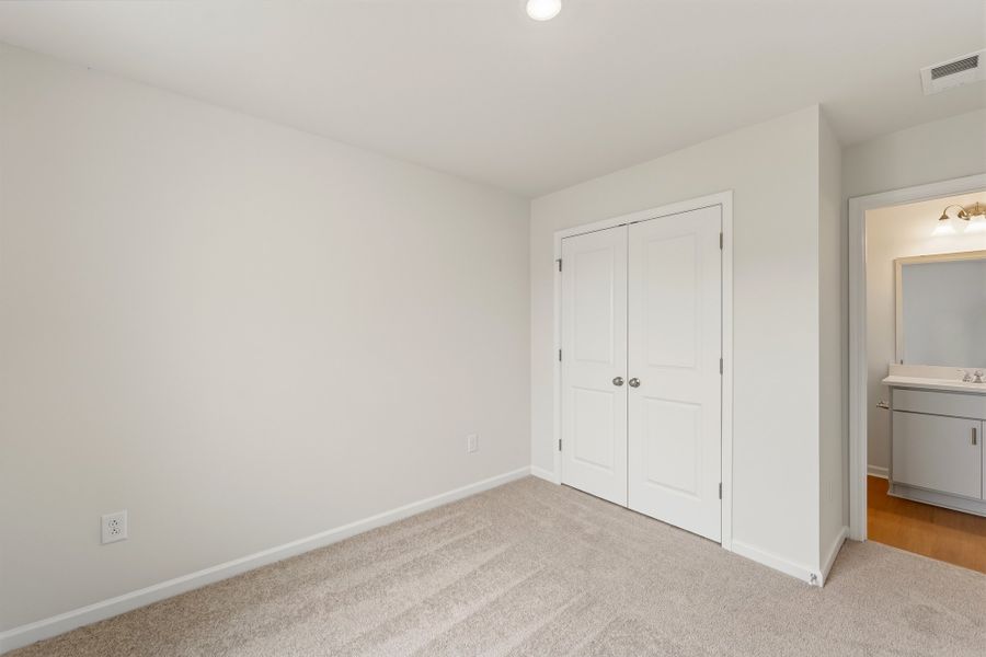 Spacious, unfurnished interior of a new home in Evergreen, Spartanburg (Image 15). Spacious, unfurnished interior of a new home in Evergreen, Spartanburg (Image 15).