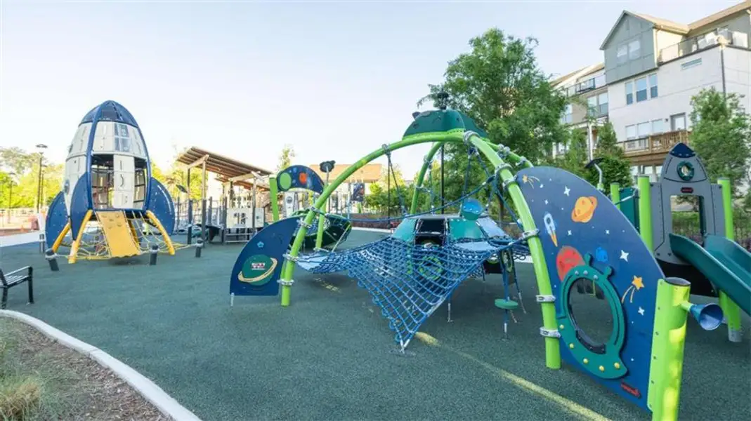 Community amenities in Overlook at Peachtree Corners, Peachtree Corners (Image 23).