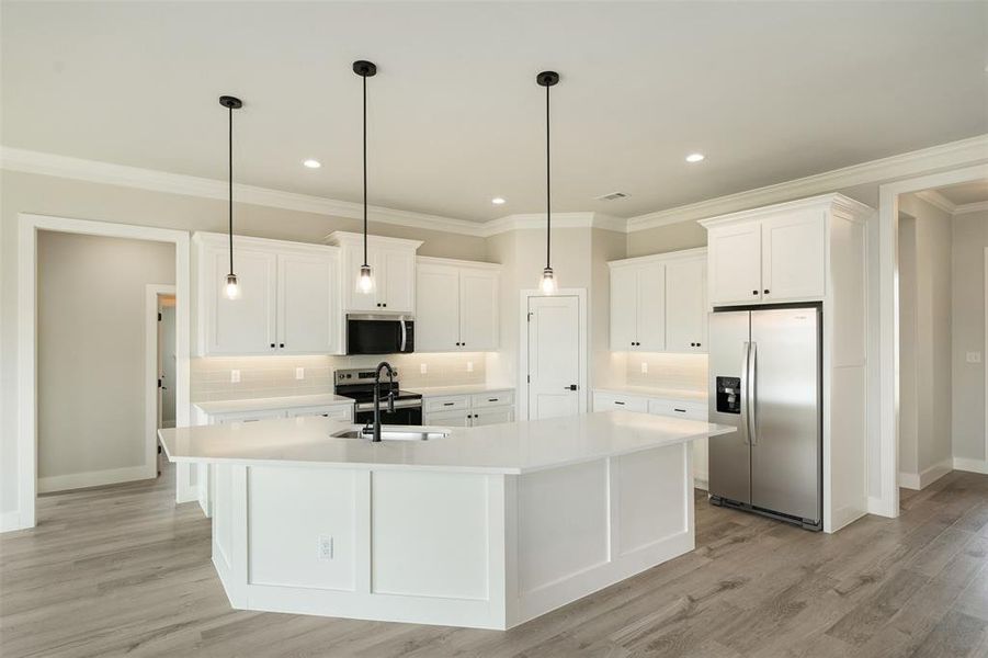 Furnished interior view inside a new home in , Mabank (Image 15).