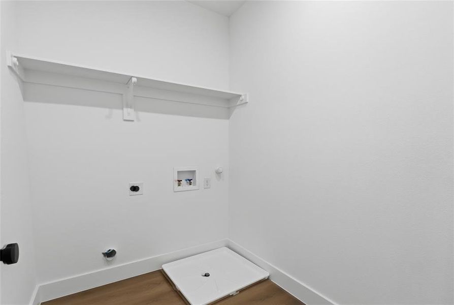 Spacious, unfurnished interior of a new home in , Dallas (Image 31).