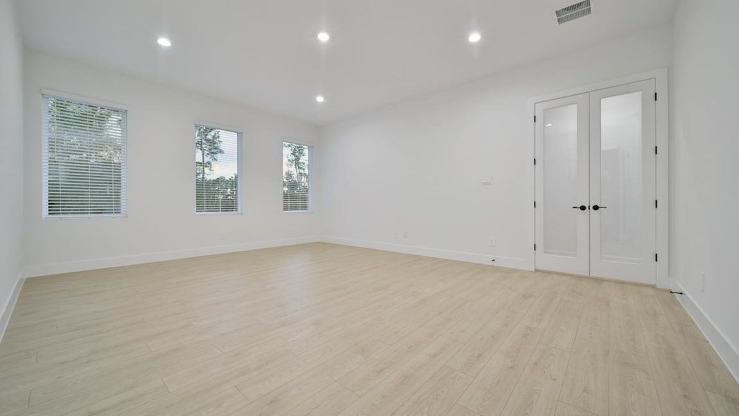 Representative unfurnished interior of a home built from the H70d by D.R. Horton in Butlers Bend Estates, Pinehurst (Image 30).
