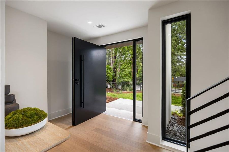 Spacious, unfurnished interior of a new home in , Atlanta (Image 21).