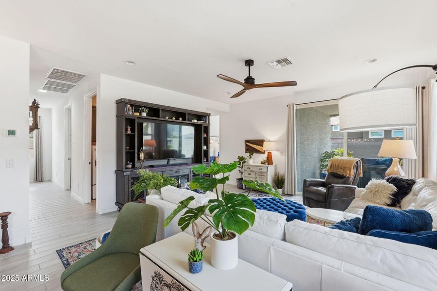 8-web-or-mls-008_ListerPros 8-web-or-mls-008_ListerPros