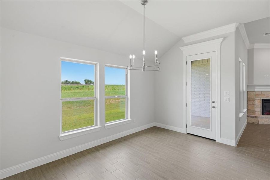 Spacious, unfurnished interior of a new home in , Tolar (Image 17).