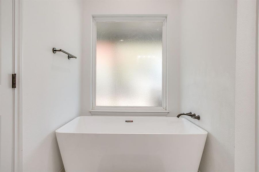 Close-up of interior finishes inside a home in , Granbury (Image 21).