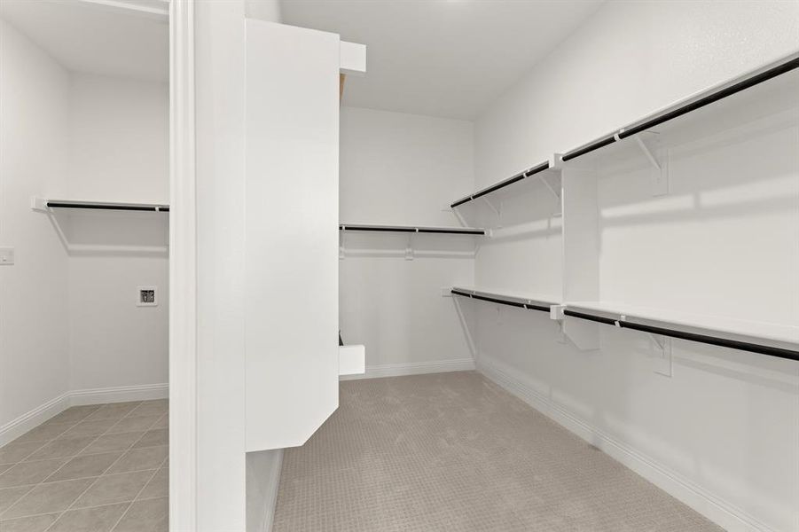 16. 507 Pinnacles - Closet 16. 507 Pinnacles - Closet