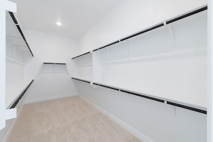 Spacious, unfurnished interior of a new home in The Hollows Canyon - 60', Lago Vista (Image 24).