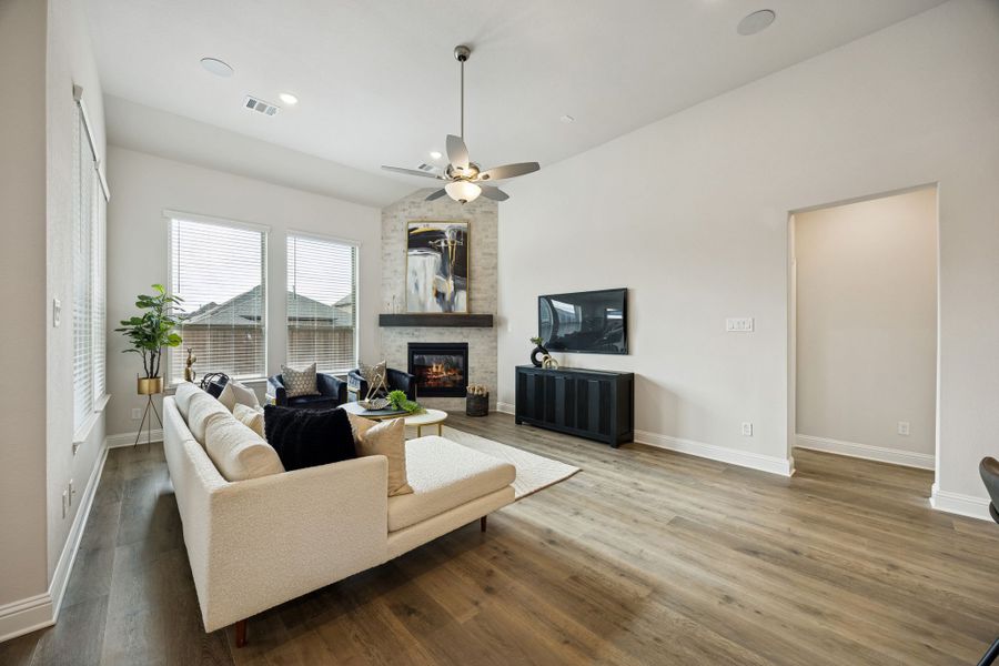 Furnished interior view inside a new home in Las Lomas, Forney (Image 5).