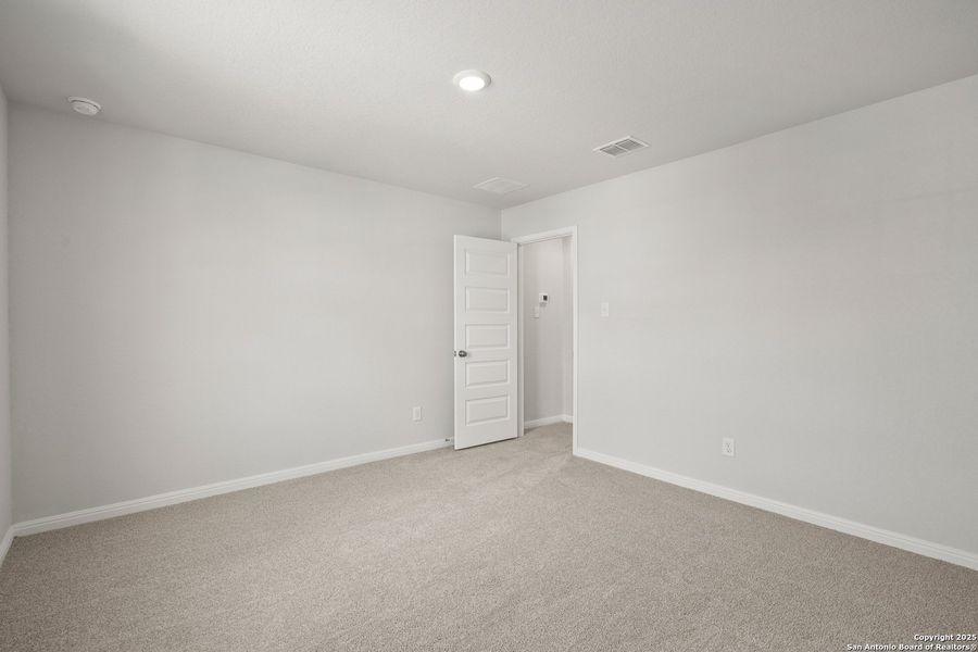 Spacious, unfurnished interior of a new home in Timber Creek, San Antonio (Image 32). Spacious, unfurnished interior of a new home in Timber Creek, San Antonio (Image 32).
