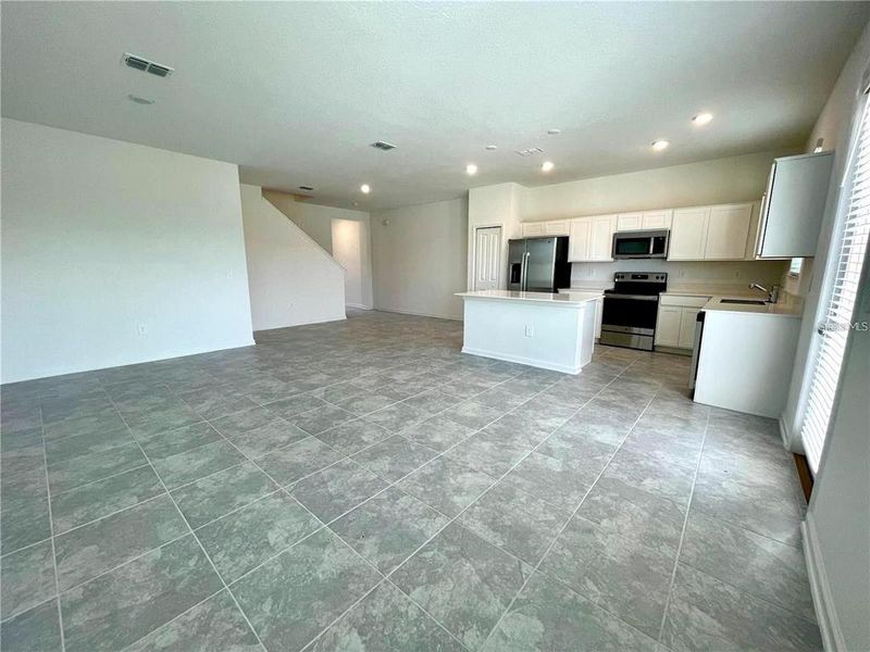 Spacious, unfurnished interior of a new home in , Davenport (Image 21).