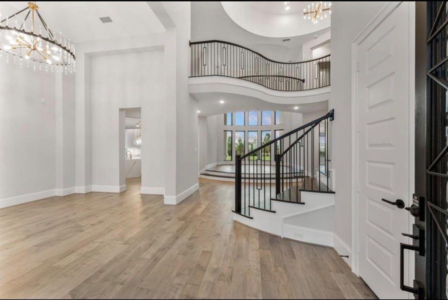 Spacious, unfurnished interior of a new home in , Fresno (Image 10).