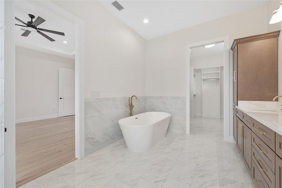 Furnished interior view inside a new home in , Ocala (Image 8).