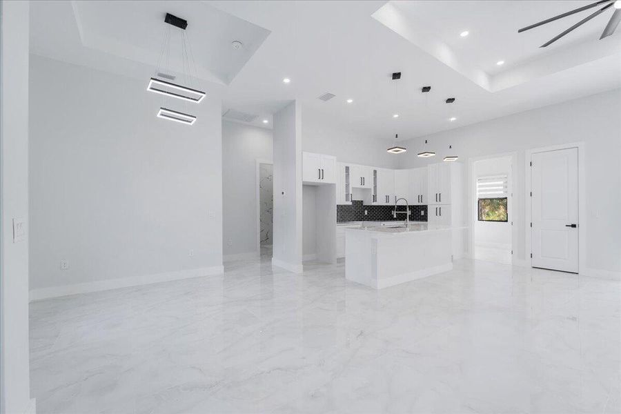 Spacious, unfurnished interior of a new home in , Lehigh Acres (Image 29).