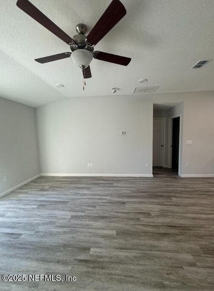 Spacious, unfurnished interior of a new home in , Jacksonville (Image 48).