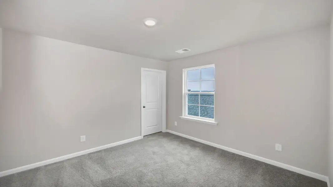 Spacious, unfurnished interior of a new home in Livingston Woods, Irmo (Image 25).