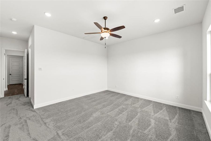 Spacious, unfurnished interior of a new home in Edgewater, Fate (Image 22). Spacious, unfurnished interior of a new home in Edgewater, Fate (Image 22).