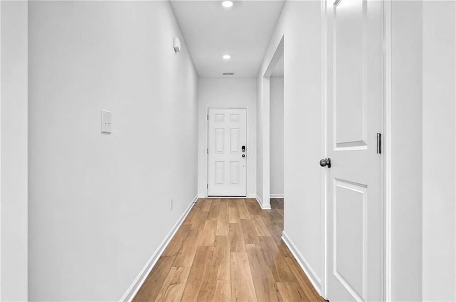 Spacious, unfurnished interior of a new home in Apalachee Hills, Bethlehem (Image 21).