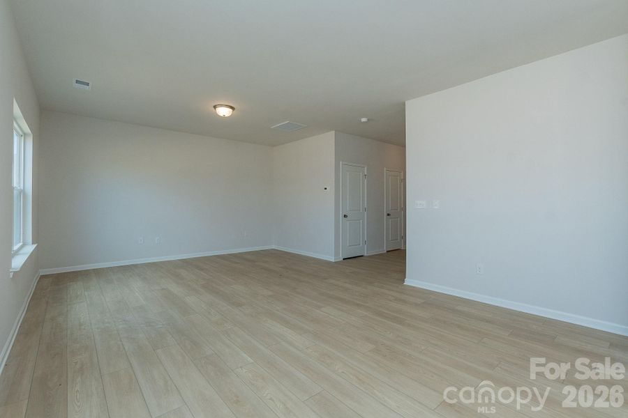 Spacious, unfurnished interior of a new home in Cedar Meadows, Monroe (Image 23).